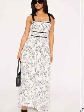 Forever 21 Black and Gray Sleeveless Maxi Sundress